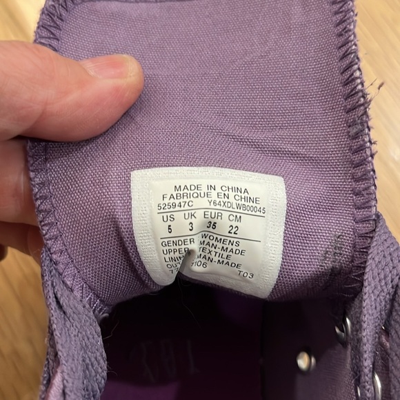 EUC Converse All Star high top in metallic purple - Picture 8 of 8